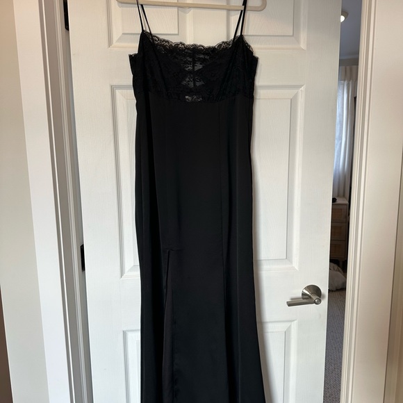 Lovers + Friends Black Shay Gown - Picture 2 of 4